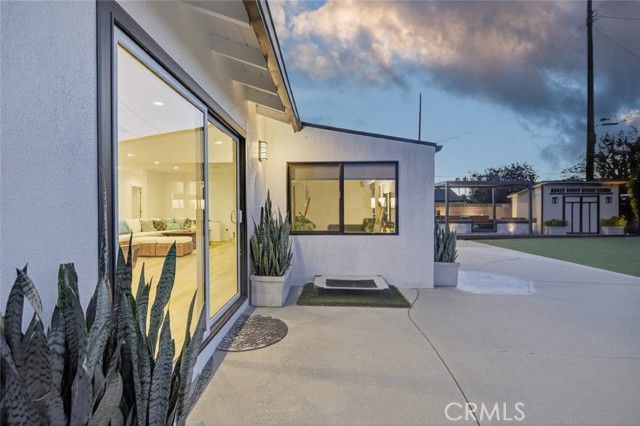 17831 Fullerfarm Street, Northridge (los Angeles), CA 91325