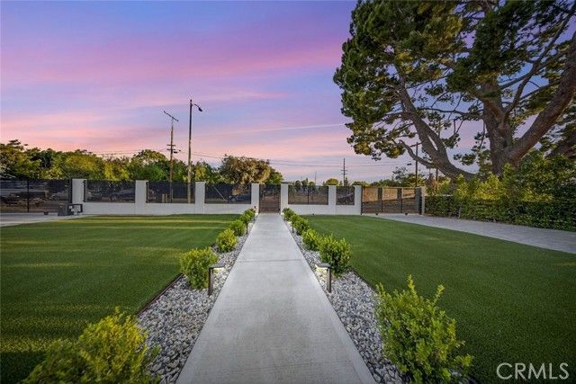 17831 Fullerfarm Street, Northridge (los Angeles), CA 91325