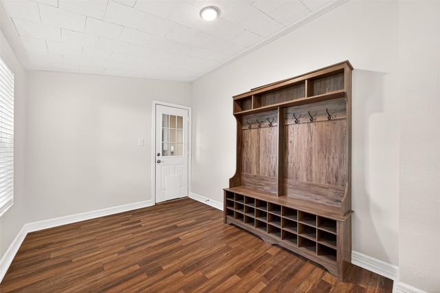 8111 Main Street, Needville, TX 77461