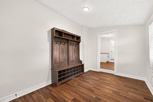 8111 Main Street, Needville, TX 77461