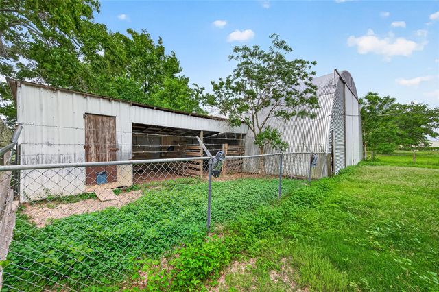 8111 Main Street, Needville, TX 77461