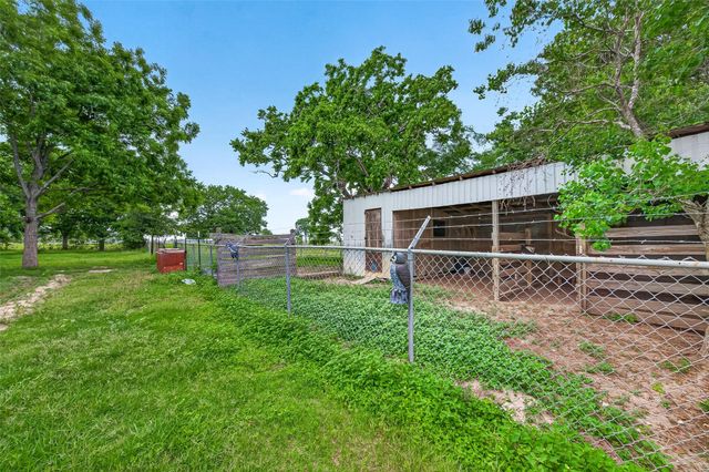 8111 Main Street, Needville, TX 77461