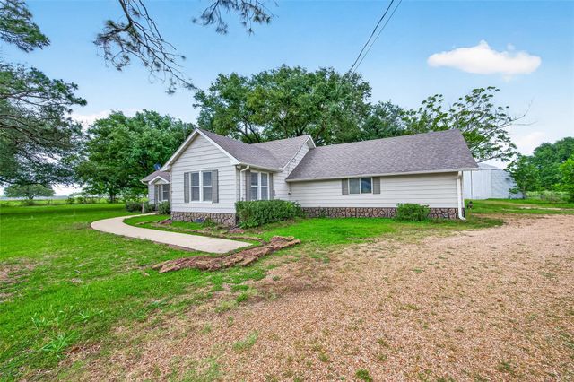 8111 Main Street, Needville, TX 77461