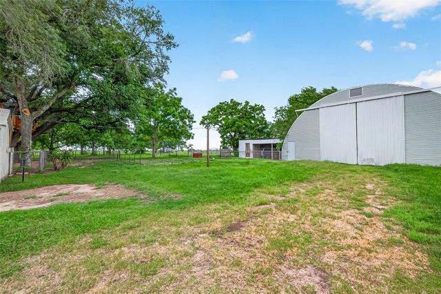 8111 Main Street, Needville, TX 77461