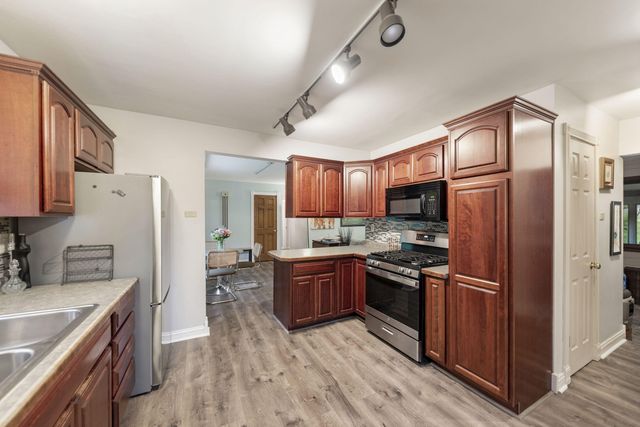 234 Lincoln Hills Drive, Valparaiso, IN 46385