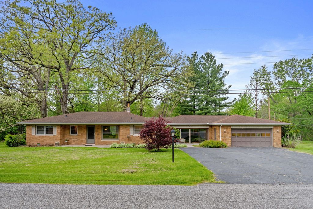 234 Lincoln Hills Drive, Valparaiso, IN 46385
