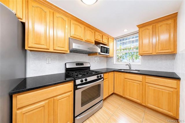 2007 E 28th Street, Brooklyn, NY 11229