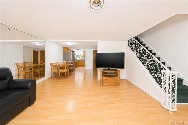 2007 E 28th Street, Brooklyn, NY 11229