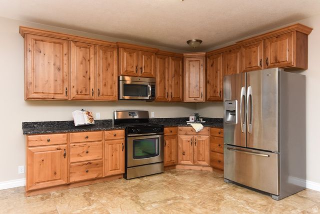 518 S HONEY TREE LN, Grantsville, UT 84029