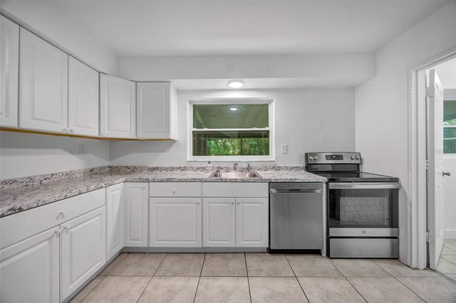 308 S KINGSWAY ROAD, Seffner, FL 33584
