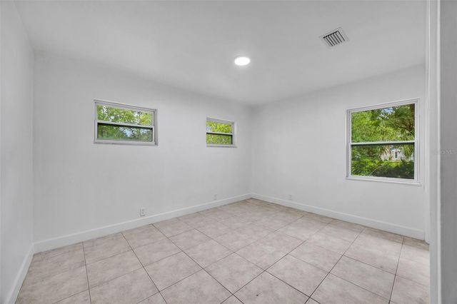 308 S KINGSWAY ROAD, Seffner, FL 33584