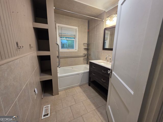 160 Connecticut Ave., Tallapoosa, GA 30176