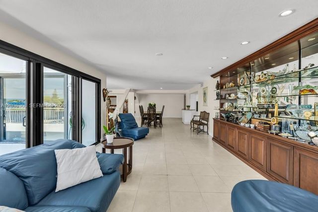 3100 NE 48th St 212, Fort Lauderdale, FL 33308