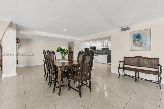 3100 NE 48th St 212, Fort Lauderdale, FL 33308