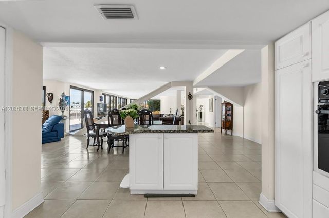 3100 NE 48th St 212, Fort Lauderdale, FL 33308