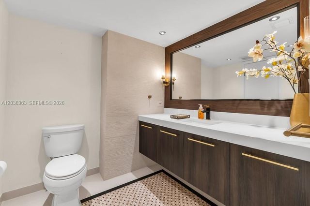 3100 NE 48th St 212, Fort Lauderdale, FL 33308