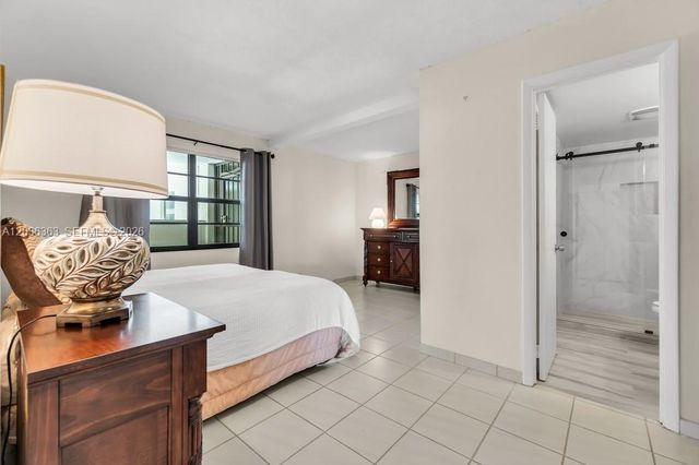 3100 NE 48th St 212, Fort Lauderdale, FL 33308