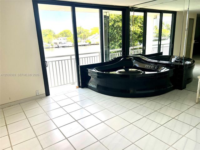 3100 NE 48th St 212, Fort Lauderdale, FL 33308
