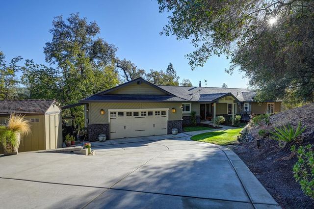 11763 Skylark Ct, Auburn, CA 95602