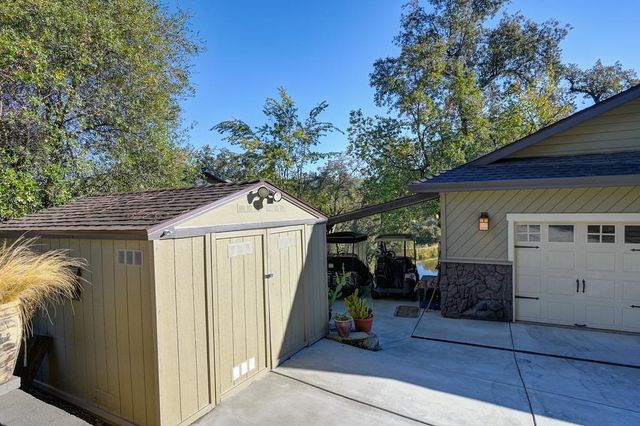 11763 Skylark Ct, Auburn, CA 95602