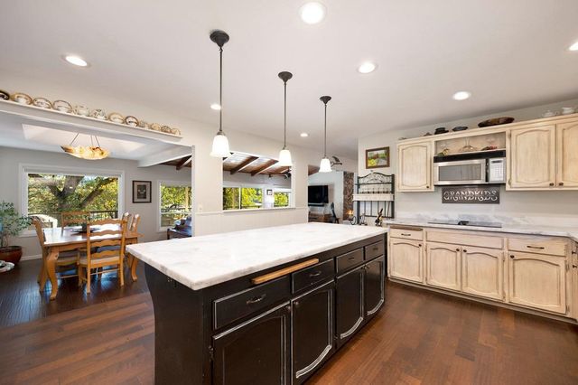 11763 Skylark Ct, Auburn, CA 95602