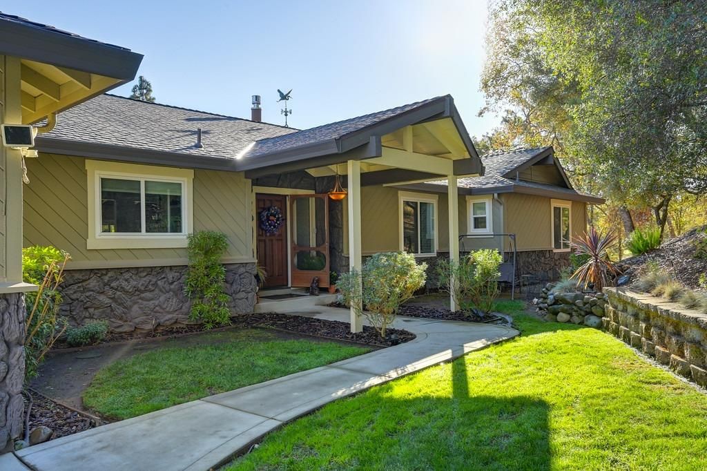 11763 Skylark Ct, Auburn, CA 95602