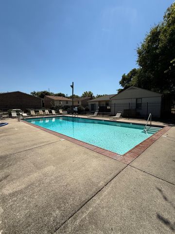 2116 Hobbs Rd Apt N11, Nashville, TN 37215