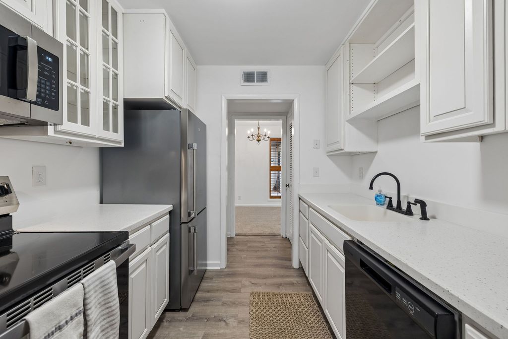 2116 Hobbs Rd Apt N11, Nashville, TN 37215