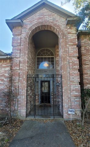 1108 Kensington Drive, Desoto, TX 75115
