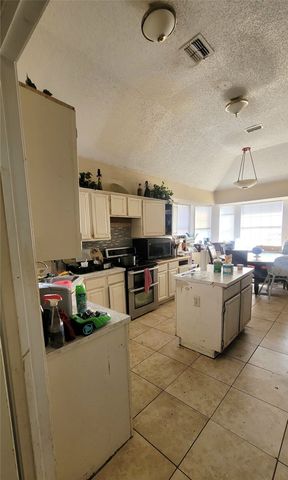 1108 Kensington Drive, Desoto, TX 75115