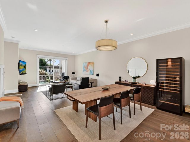 3074 Selwyn Avenue, Charlotte, NC 28209