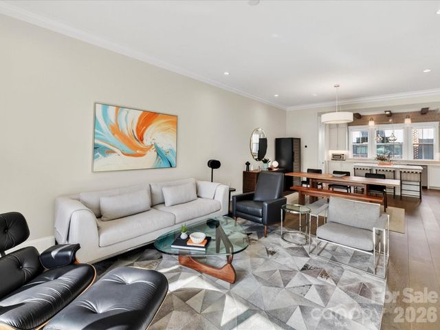 3074 Selwyn Avenue, Charlotte, NC 28209