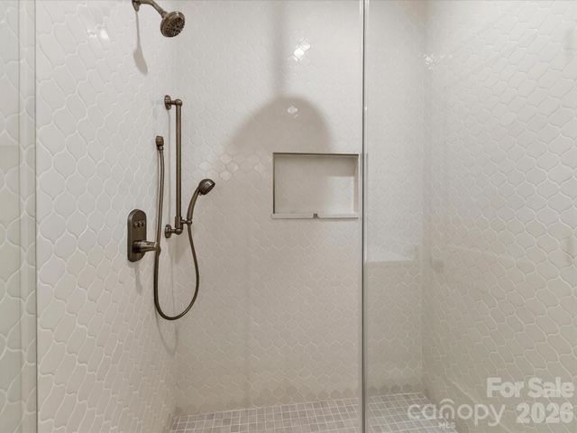 3074 Selwyn Avenue, Charlotte, NC 28209