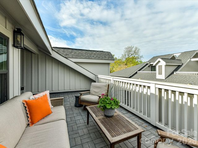 3074 Selwyn Avenue, Charlotte, NC 28209