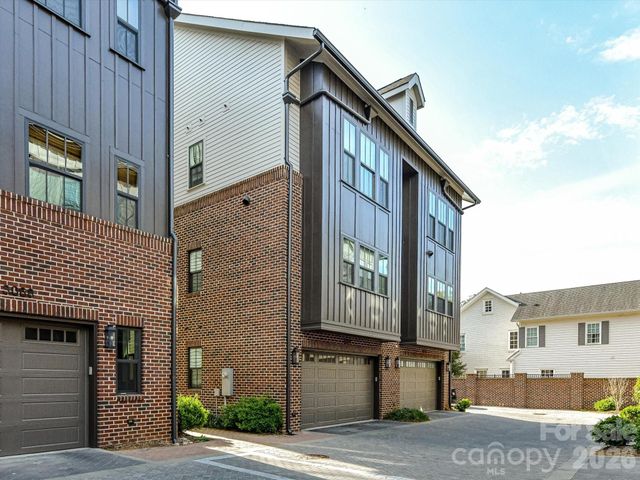 3074 Selwyn Avenue, Charlotte, NC 28209
