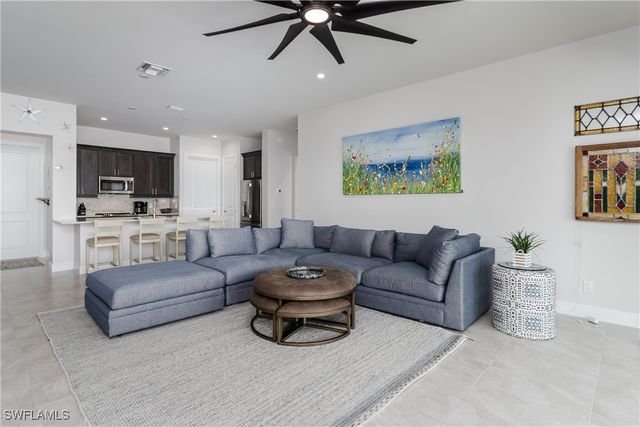 121 Newport DR, Naples, FL 34114