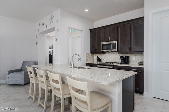 121 Newport DR, Naples, FL 34114