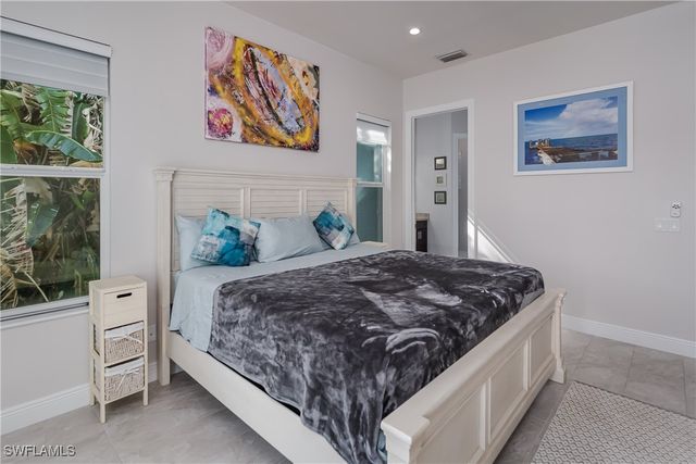 121 Newport DR, Naples, FL 34114