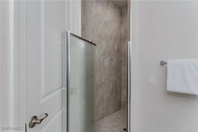 121 Newport DR, Naples, FL 34114