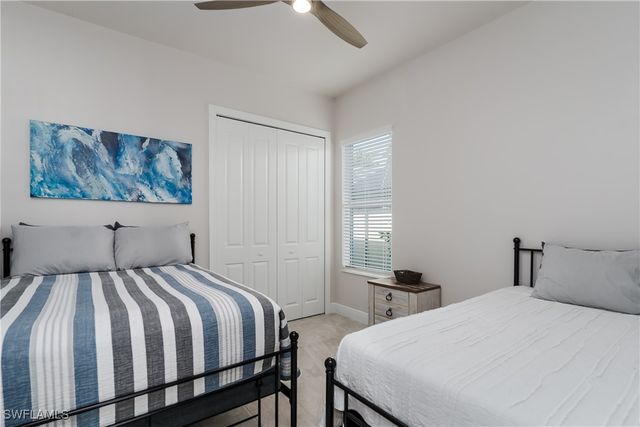 121 Newport DR, Naples, FL 34114