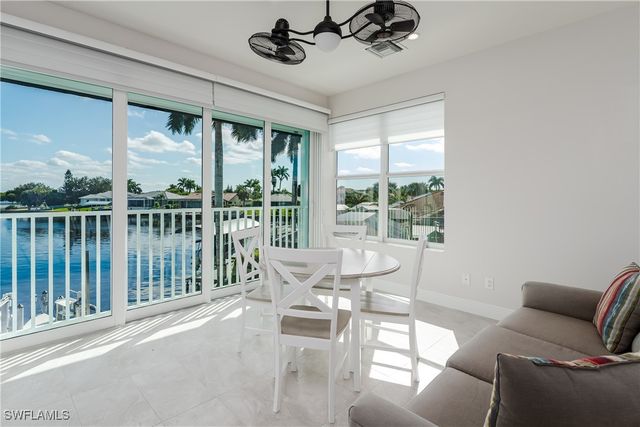 121 Newport DR, Naples, FL 34114