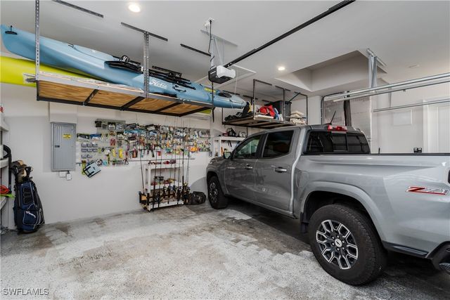 121 Newport DR, Naples, FL 34114