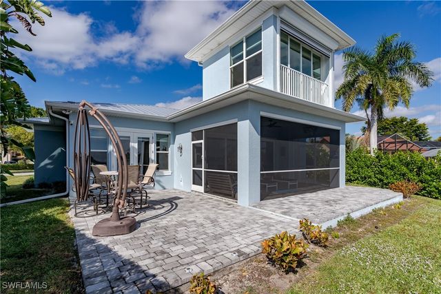 121 Newport DR, Naples, FL 34114