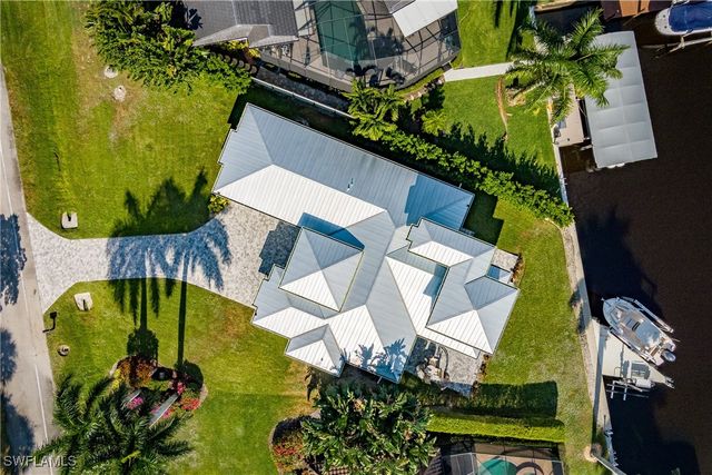 121 Newport DR, Naples, FL 34114