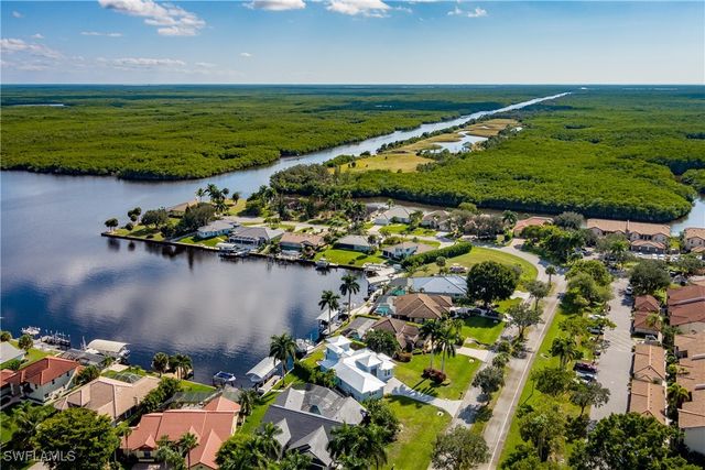 121 Newport DR, Naples, FL 34114