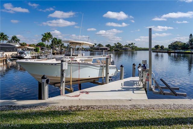 121 Newport DR, Naples, FL 34114