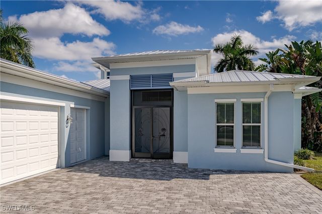 121 Newport DR, Naples, FL 34114