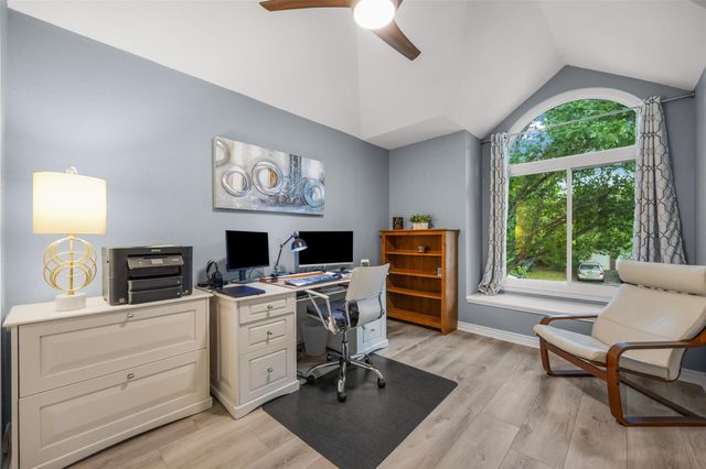 1211 Cardinal LN, Round Rock, TX 78681