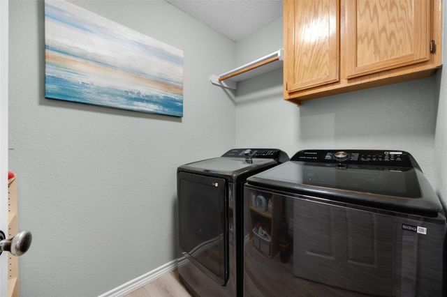1211 Cardinal LN, Round Rock, TX 78681