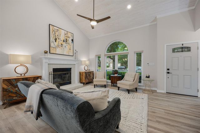 1211 Cardinal LN, Round Rock, TX 78681